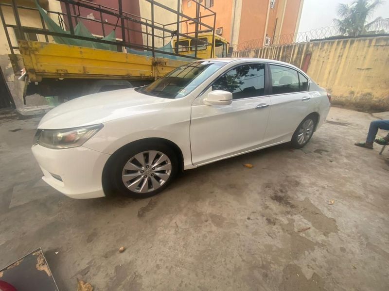 Thumbnail 2 of 2013 Honda Accord SE